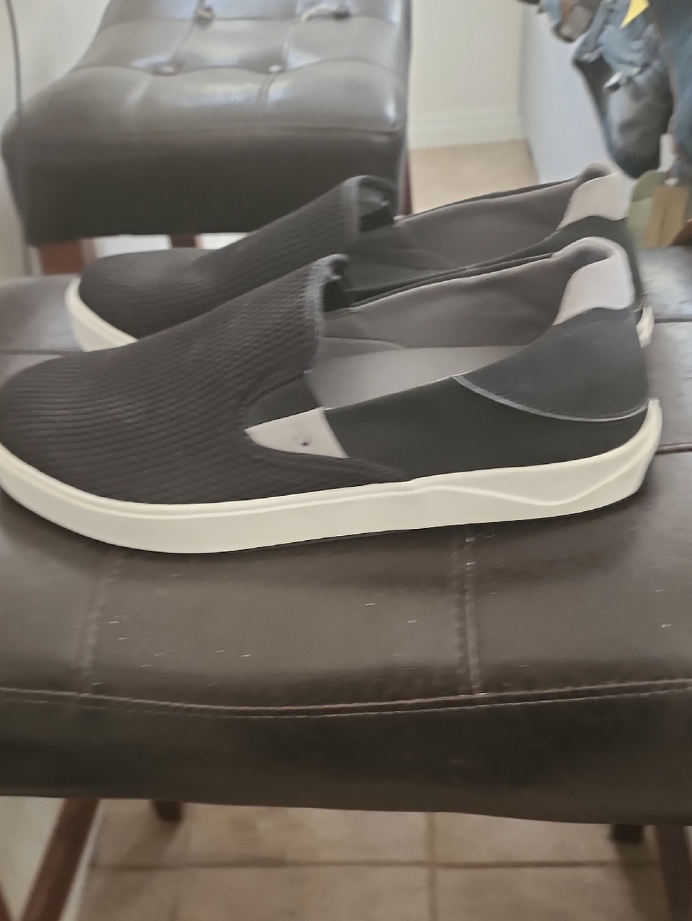 Golunkai Brand Name / Slip-On Men’s Casual Sneakers - Black